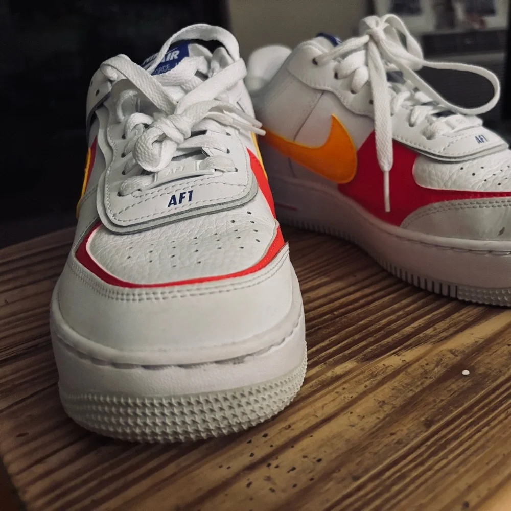 💋Nike Air Force 1 Shadow 8.5 W Retro Shoes Sneaker White Orange DZ1847-100💋 - Picture 3 of 8